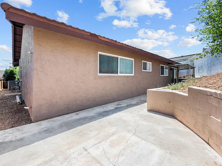 1920 Edith Dr — Photo 17
