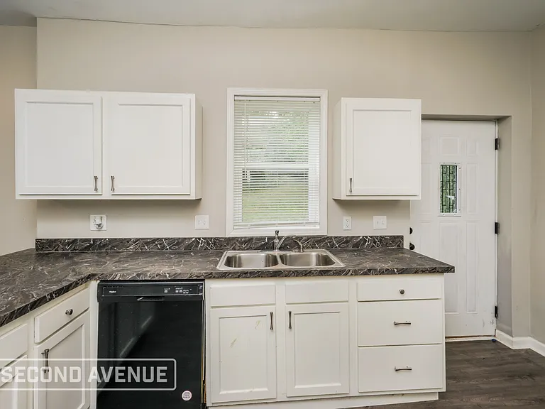 916 Fairbanks Ave — Photo 6
