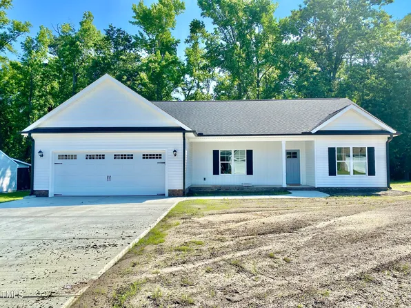 228 Ridgemoore Ct, Four Oaks, NC 27524