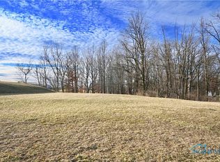 1686 Oak Pointe Ln, Defiance, OH 43512