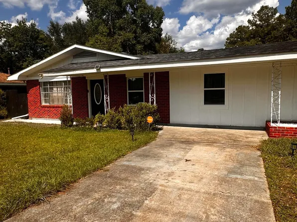 10616 Oak St, Vancleave, MS 39565