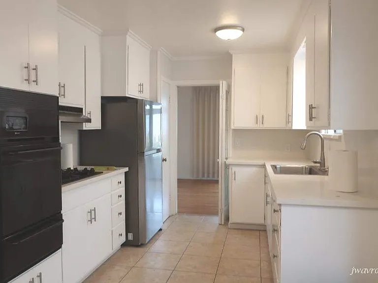 1663 Filbert St — Photo 2