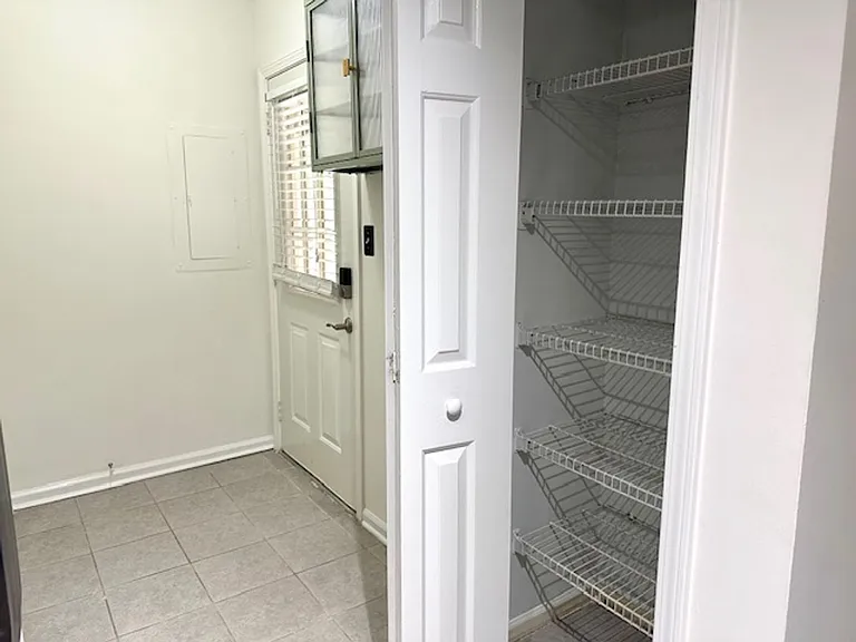 104 Carlyle Cir — Photo 15
