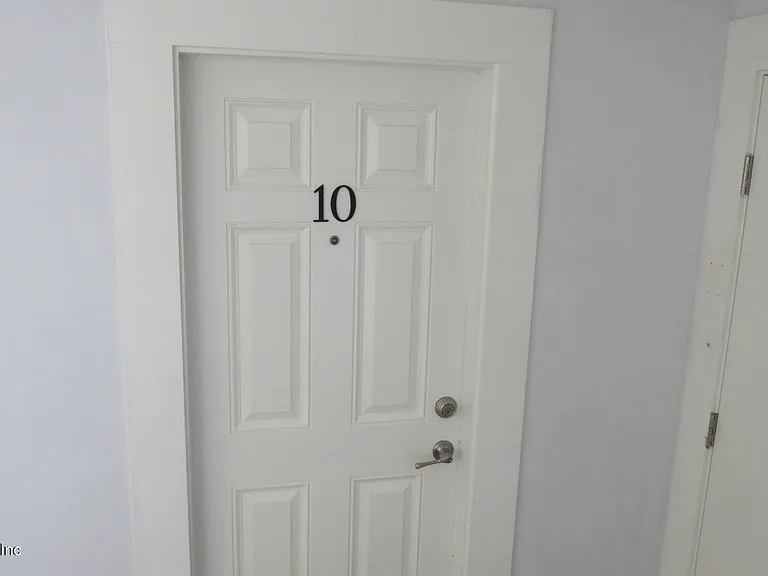1935 San Marco Blvd #10 — Photo 3