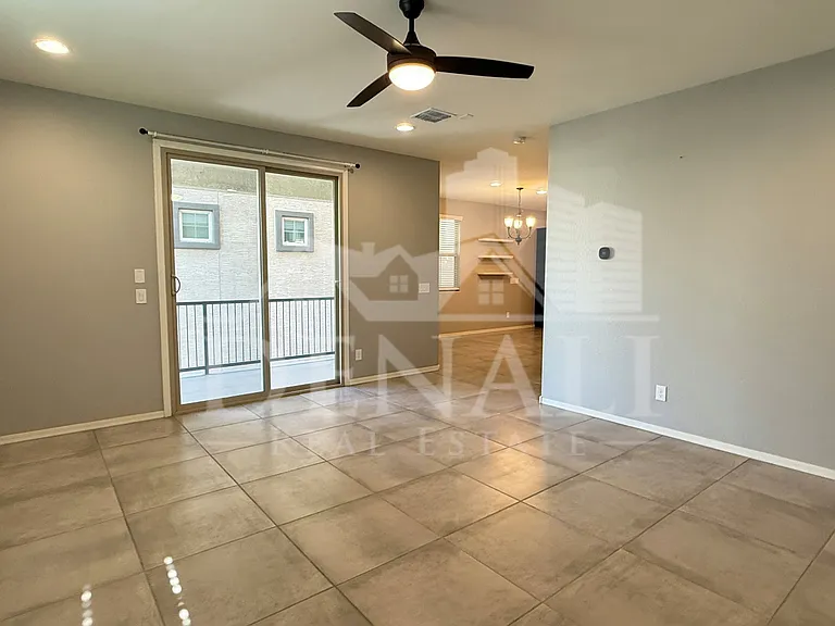 731 W Winchester Dr — Photo 5
