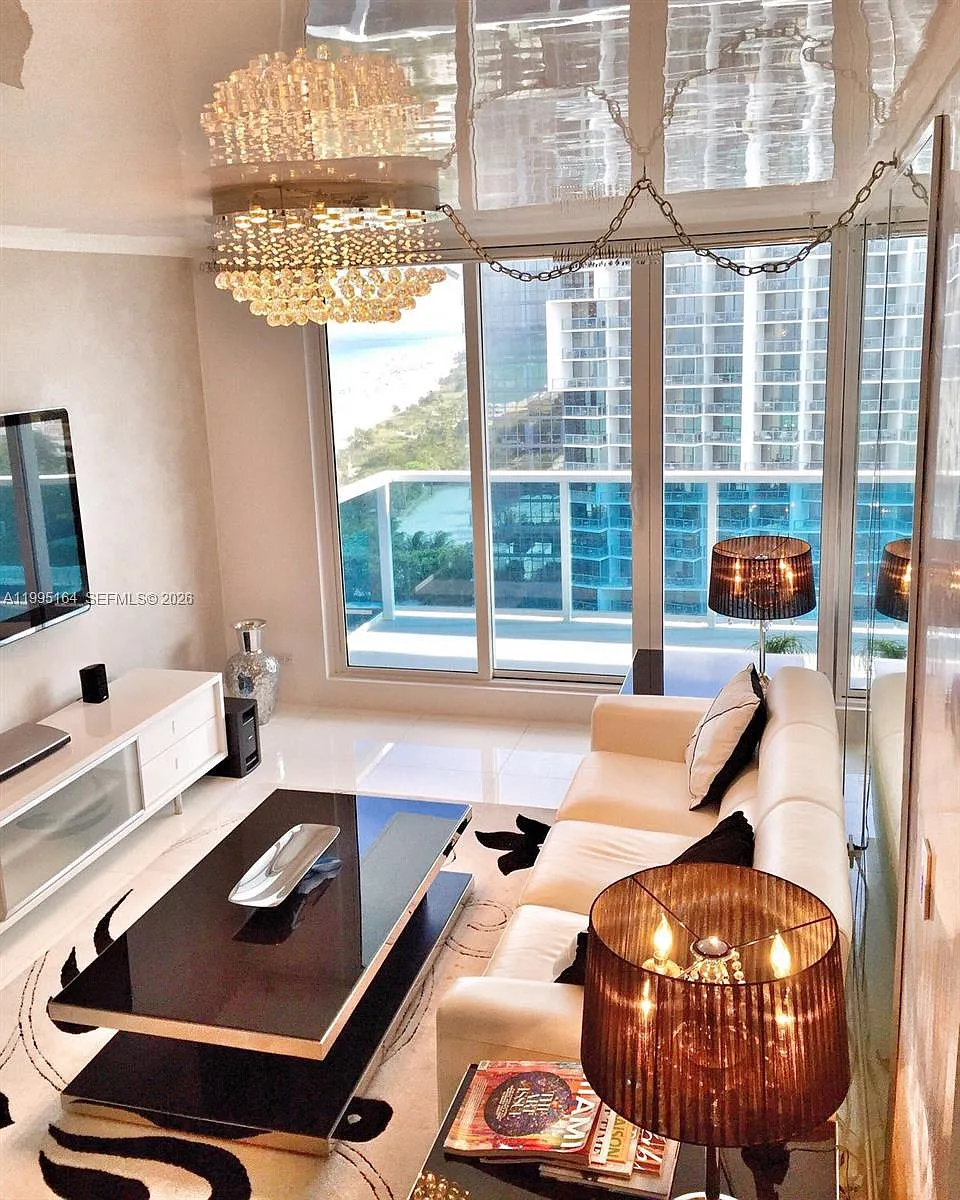 Building Photo - 2301 Collins Ave #1507
