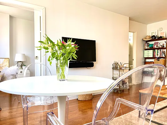 Rented by NYWPG Realty LLC | media 10