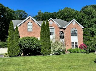79 Hancock Rd, Franklin, MA 02038