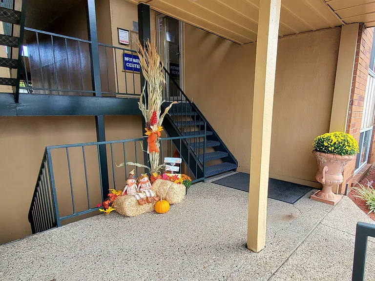 Derby Run Apartments — Photo 95