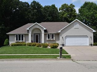 355 Lynne Trl, Oregon, WI 53575