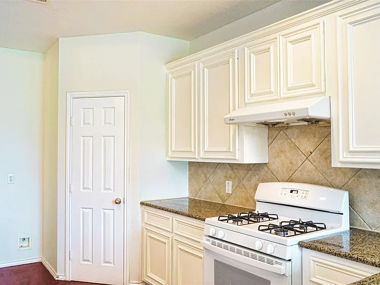 22147 Canyonwood Park Ln — Photo 16