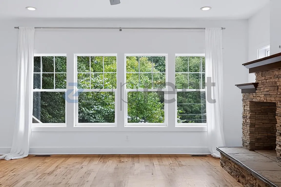 4 bed, 2.5 bath, 1920 sqft, $3,150 — Photo 4