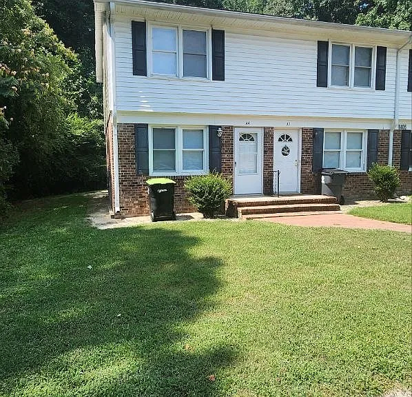 1405 Vista Dr — Photo 1