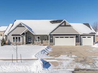 6591 N Headwall Cir, Appleton, WI 54913