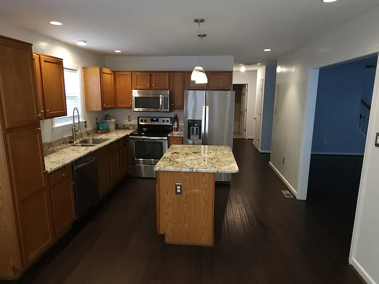 6917 Vanderbilt Ave — Photo 27