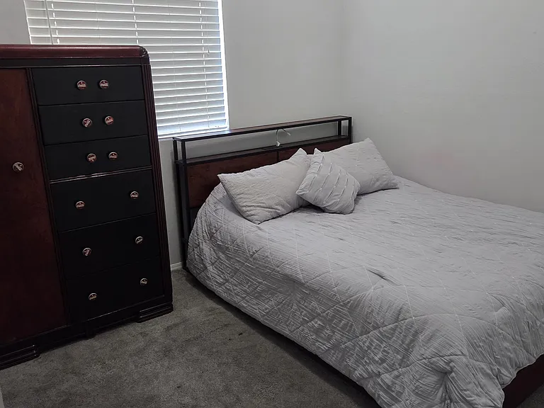 1302 W Cortez Ct — Photo 3