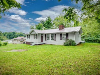 103 Whites Subdivision Rd, Cedar Bluff, VA, 24609