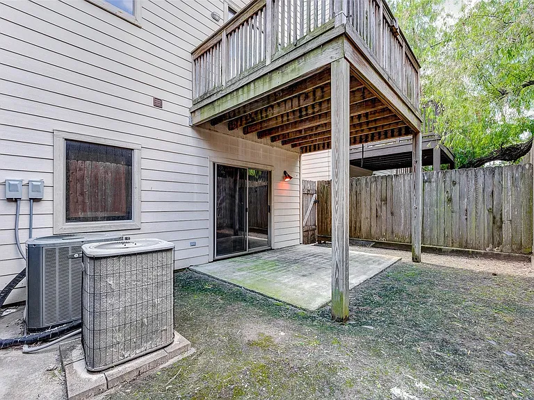 1729 Reinerman St — Photo 31