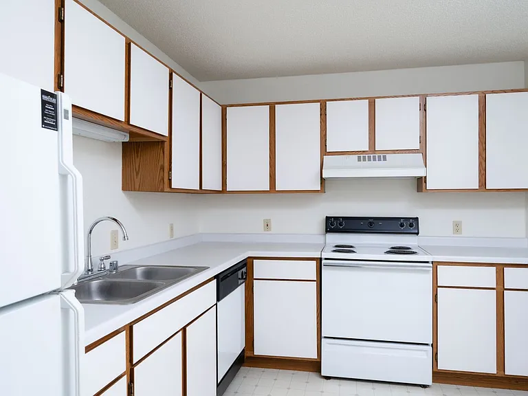 Hanley Place Senior Apartments — Photo 21