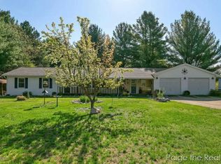 12040 Long Lake Dr NW, Sparta, MI 49345
