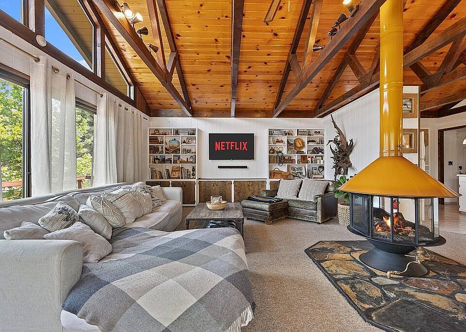 1st image of 49380 Sherman Way