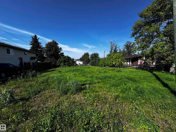 5312 57th St, Cold Lake, AB T9M 1R9