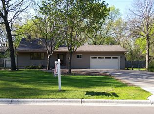 2516 Sherwood Rd, Mounds View, MN 55112