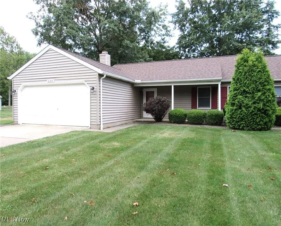 2165 Candlewood Dr photo 1