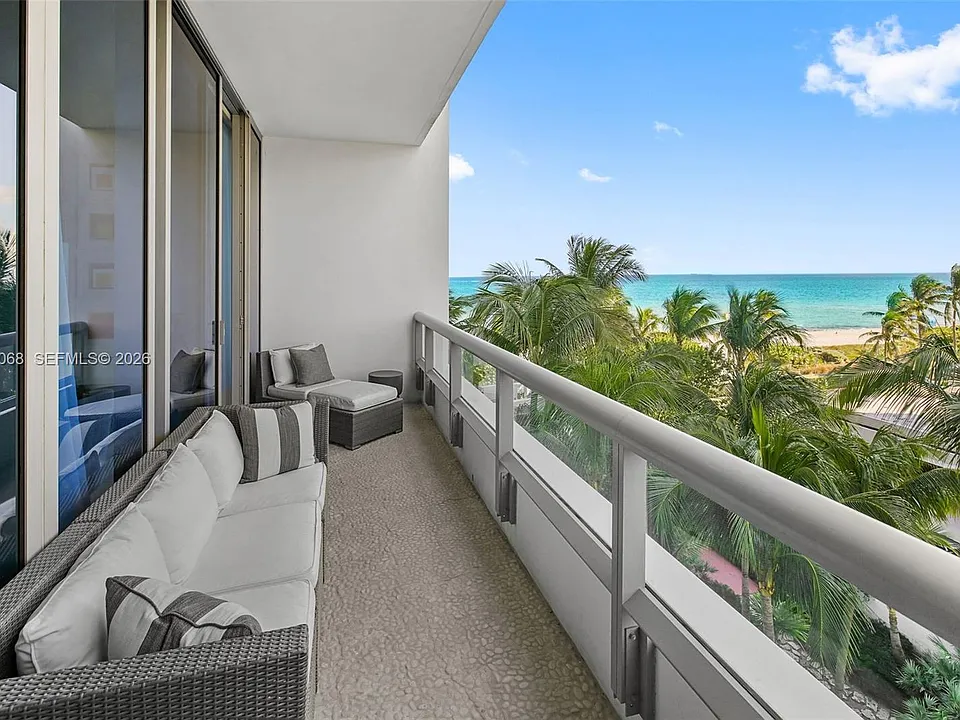 6799 Collins Ave #407