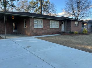136 Pine Tree Ln, Trussville, AL 35173
