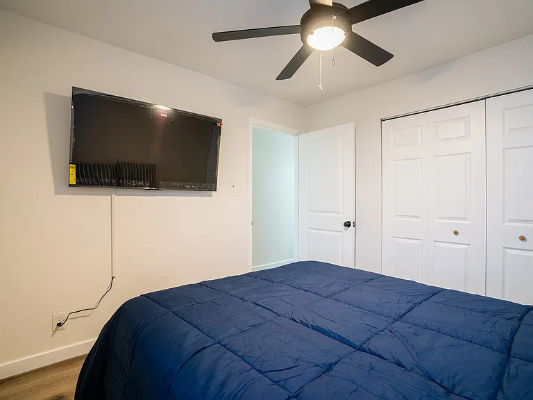 2237 Brookfield Ave — Photo 32