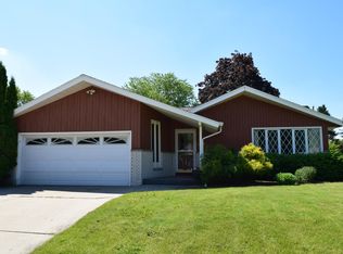 239 Babalee Ln, West Bend, WI 53090