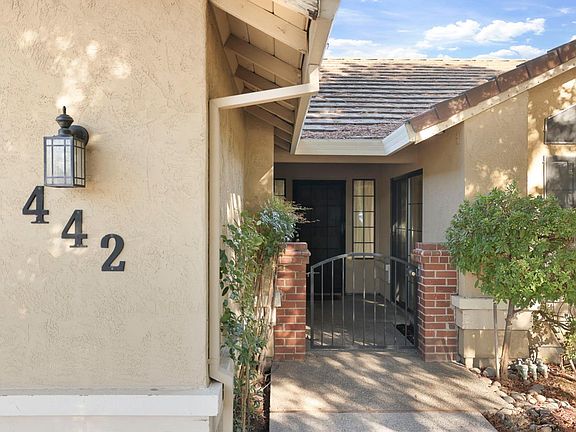 4th image of 442 Evergreen Dr
