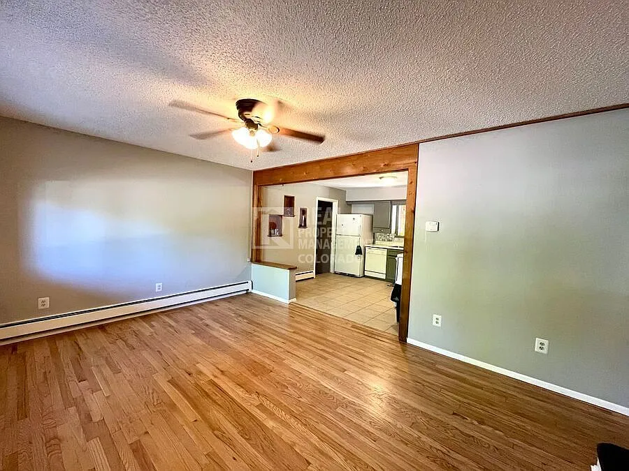 Spacious 4-Bedroom Home with Mountain Views and Great Outdoor Space Colorado Springs — Photo 3