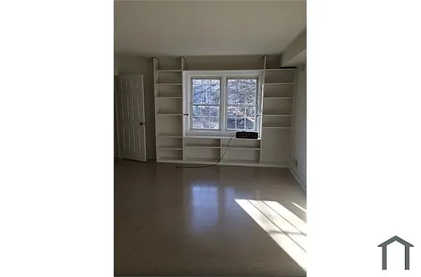 Building Photo - 2611 Lovegrove St #2611