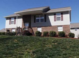 522 Joshua Dr, Dandridge, TN 37725