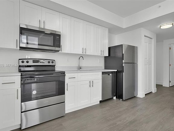 3rd image of 1620 NW 22nd St #206