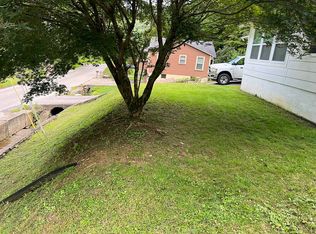 838 S Park Rd, Charleston, WV 25304