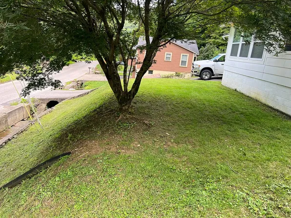 838 S Park Rd, Charleston, WV 25304