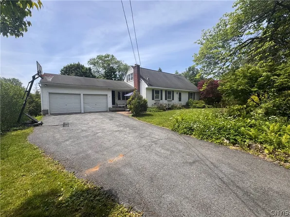 35 Battery Ter, Baldwinsville, NY 13027