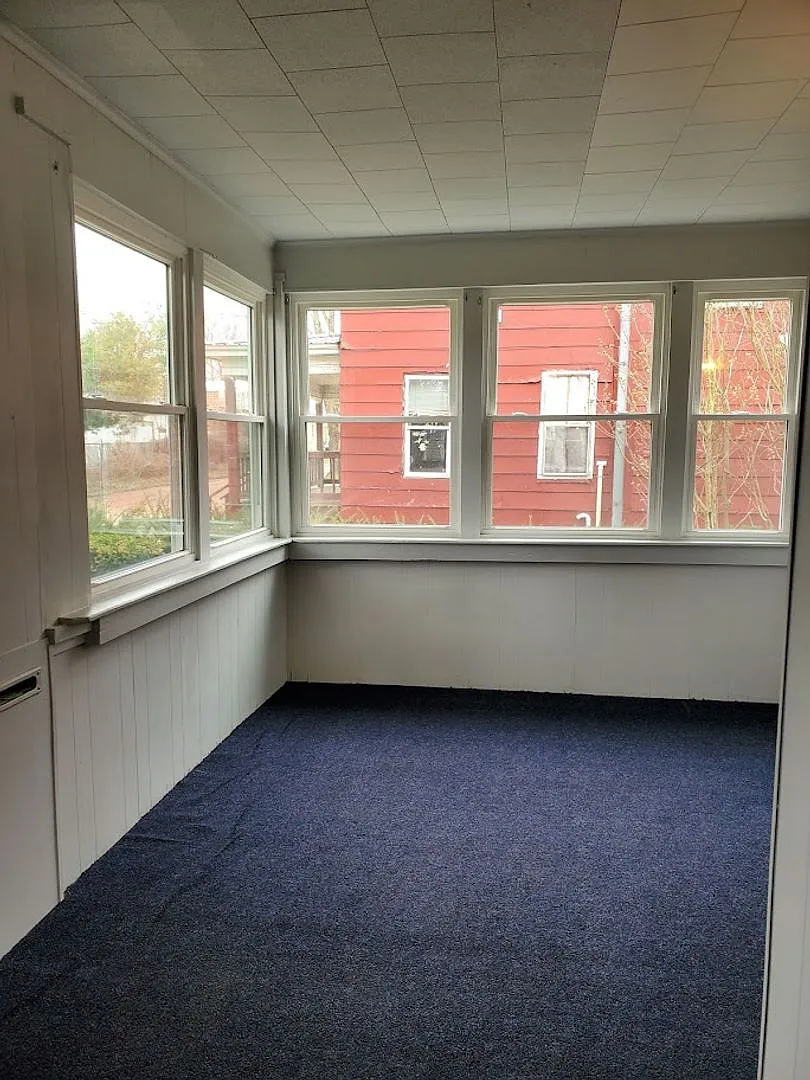 Large, 4-Bedroom Home for Rent — Photo 4