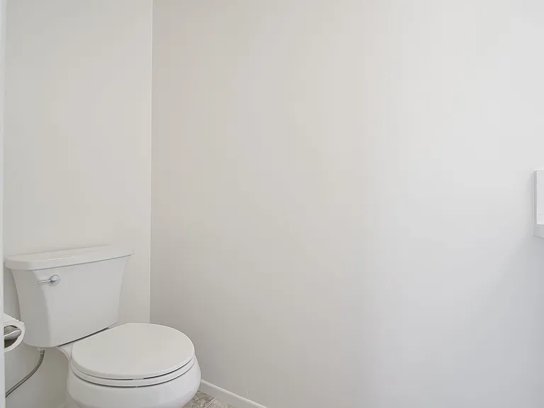 j3301 — Photo 9