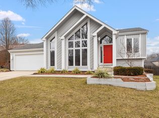 3808 Hagen Ct, Woodridge, IL 60517