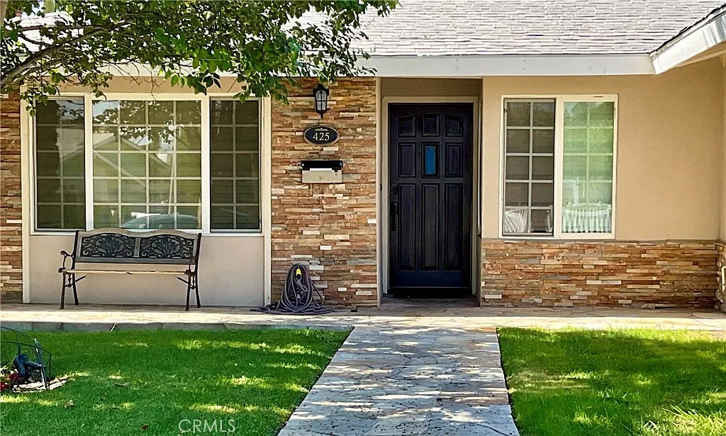 3 bed, 1268 sqft, $4,000 — Photo 3