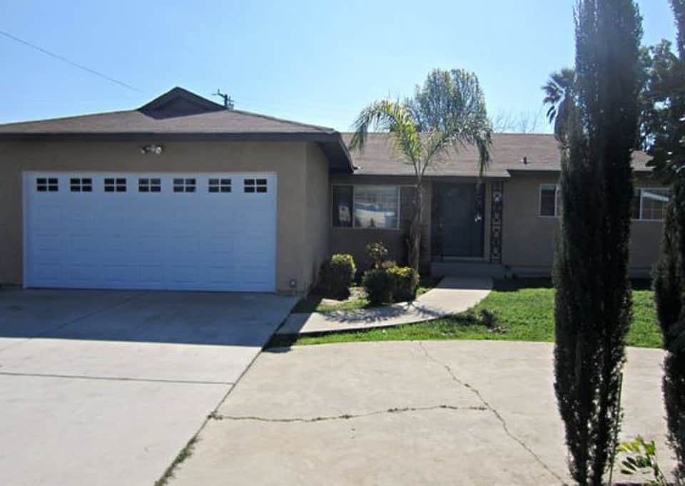 1st image of 1616 Arroyo Ave
