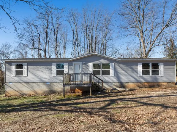 913 Doak St, Livingston, TN 38570