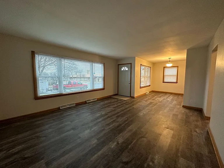 6301-6301A W Lakefield Dr — Photo 6