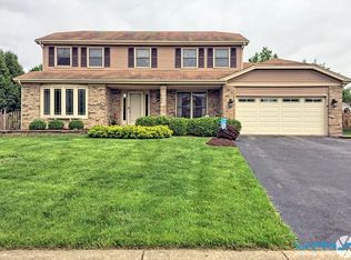 610 Adam Ln, Carol Stream, IL 60188
