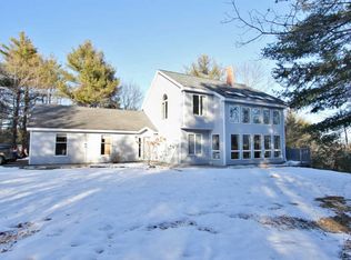 39 Spruce St, Winthrop, ME 04364