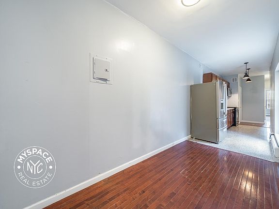 4th image of 1633 Saint Johns Pl APT 3